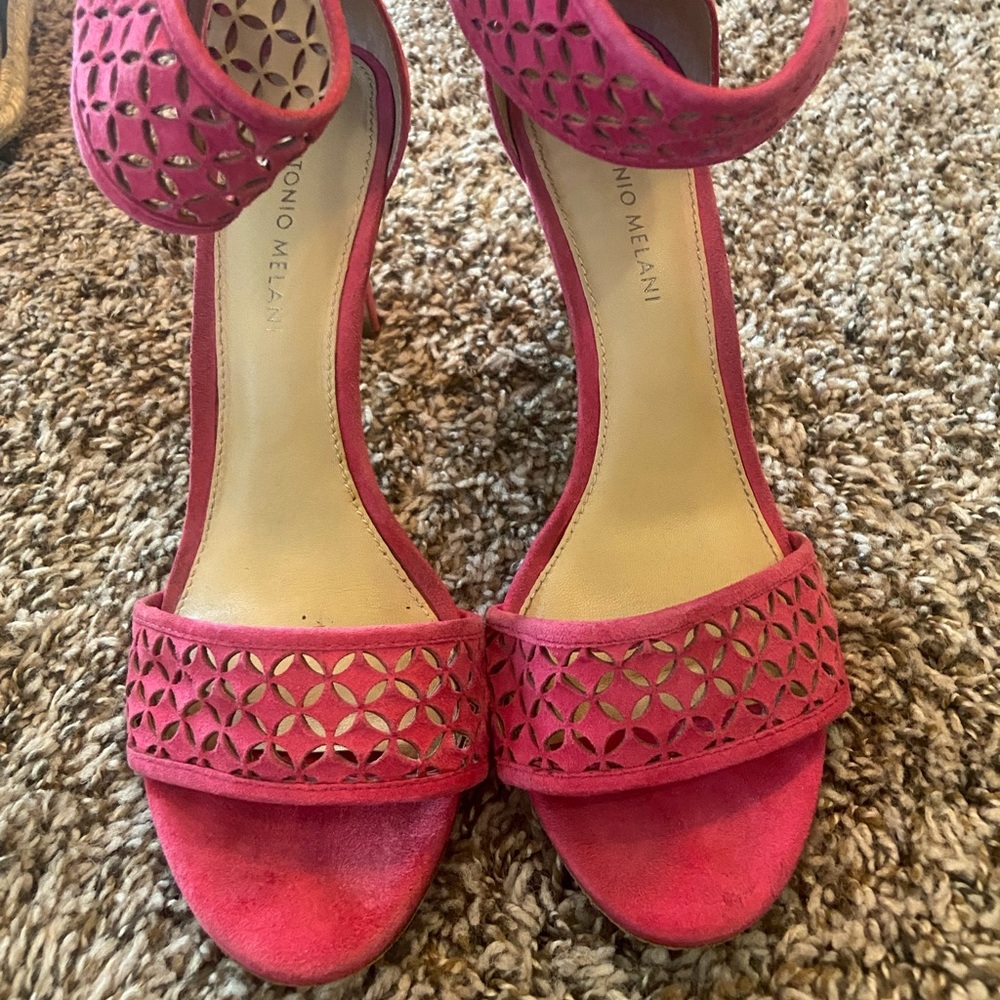 Pink Heels - Picture 2 of 4